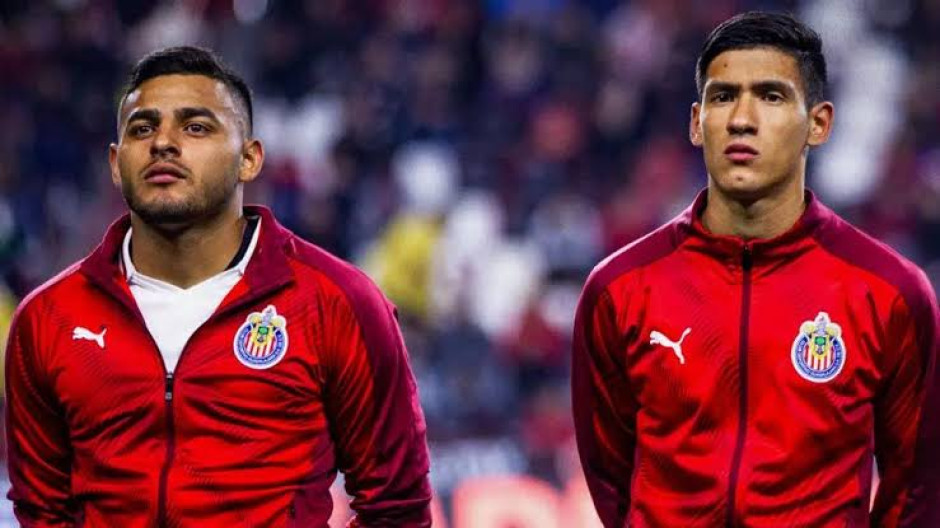 Chivas separa de manera indefinida a Uriel Antuna y Alexis Vega