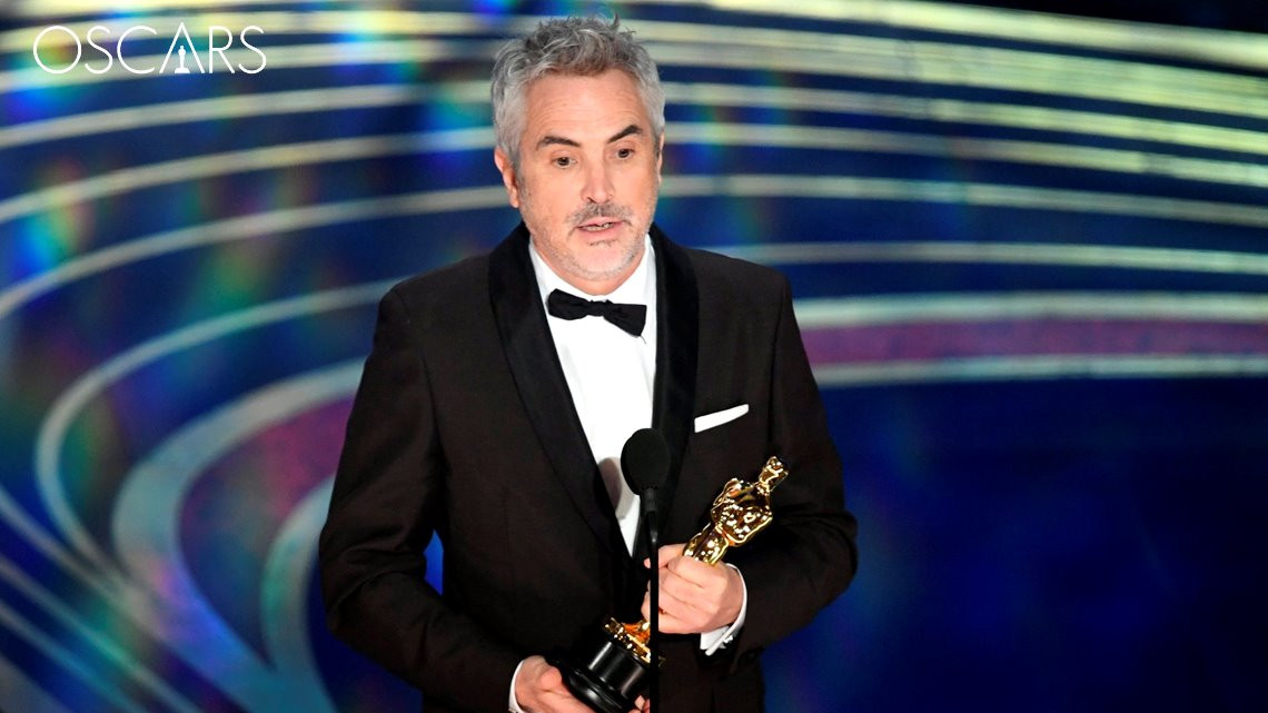 Cuarón y "Roma" cierran la temporada de premios con 3 Oscares