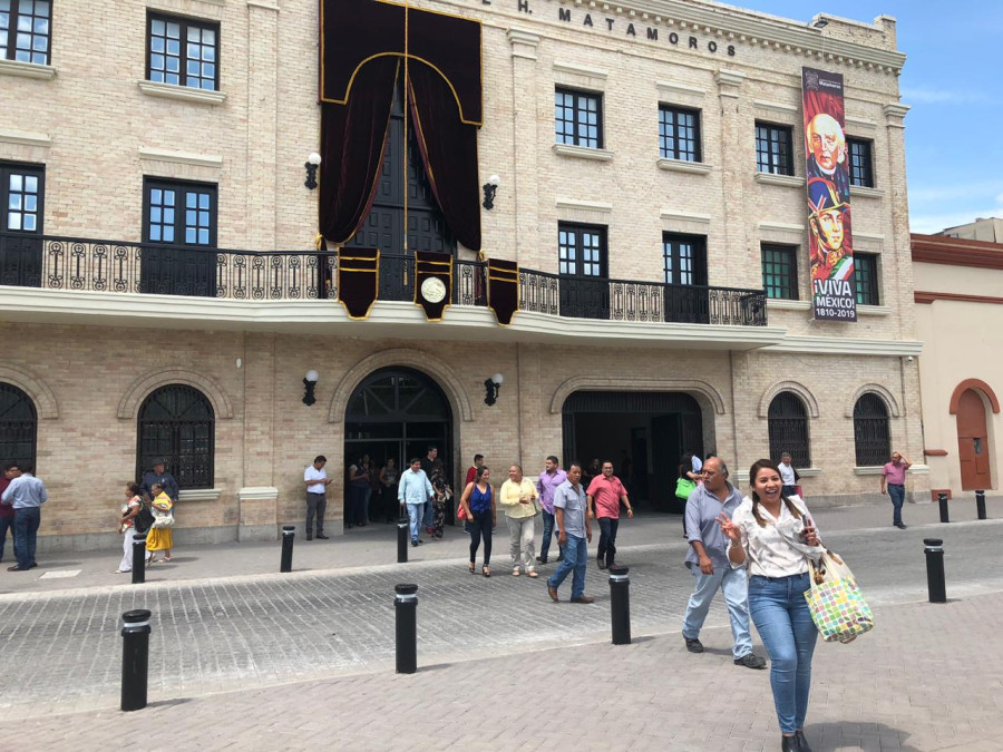 Alcalde se refugió en su camioneta durante la amenaza de bomba 