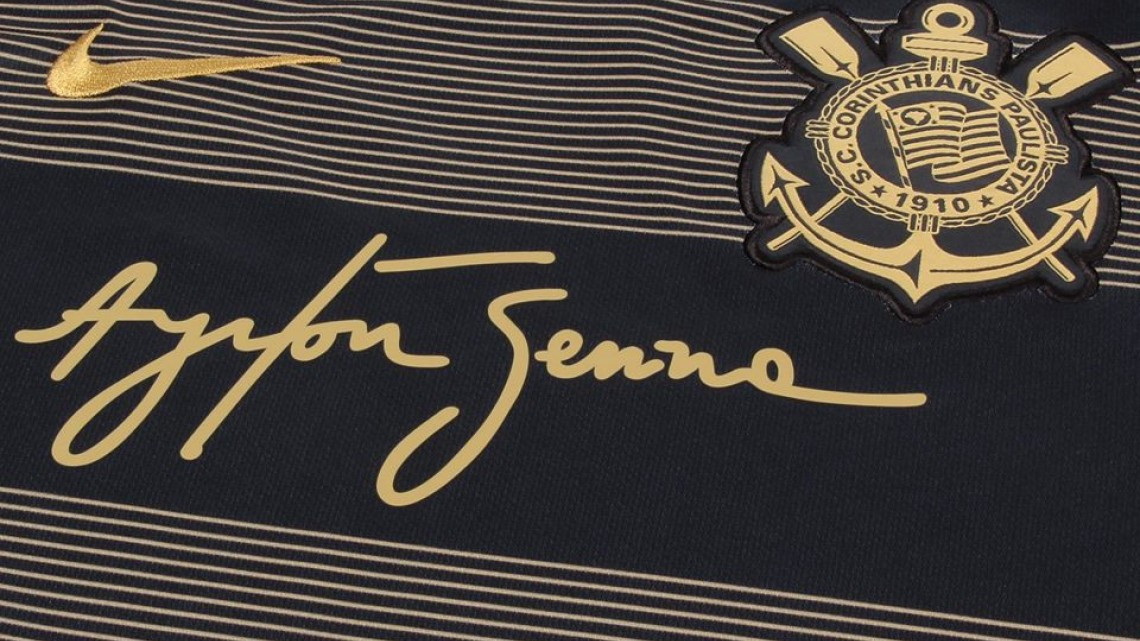La camiseta del Corinthians en homenaje a Senna