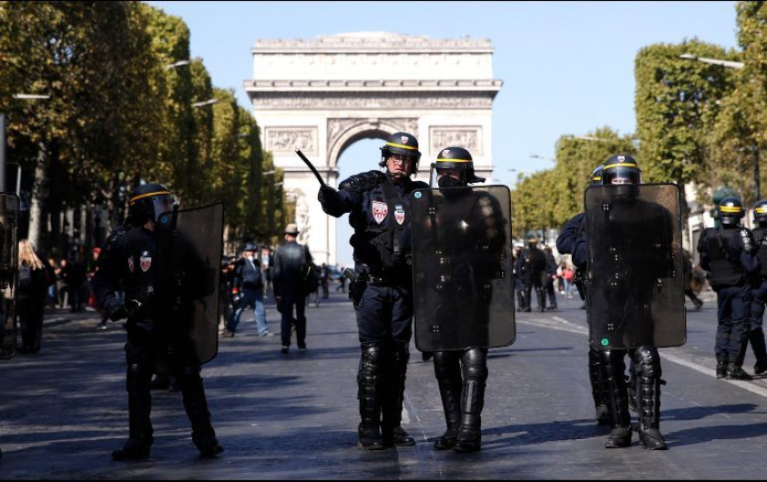 Protestas de “chalecos amarillos” terminan con 120 detenciones