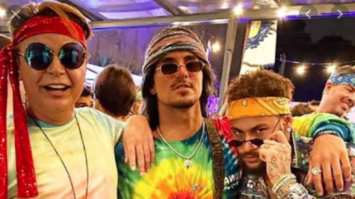 Neymar se viste de hippie para acudir a fiesta en Brasil 