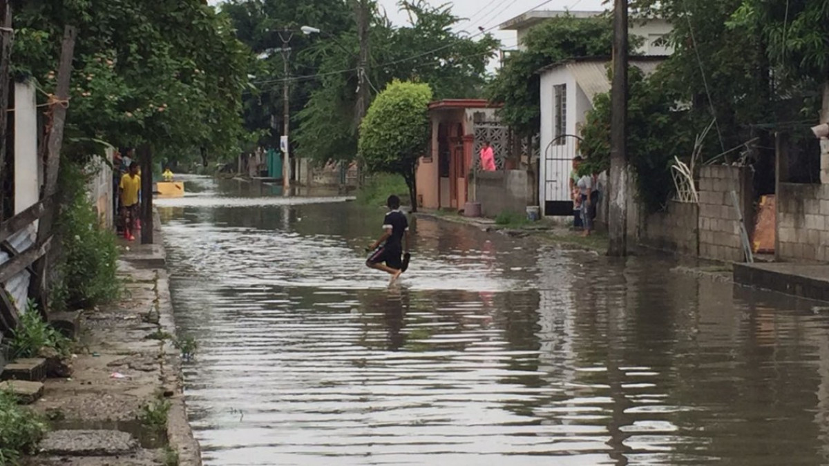 Recorre Alcaldesa la Moscú al tener ya  varias calles inundadas