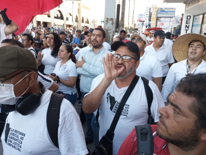 Se confrontan empleados de PJF y simpatizantes de AMLO