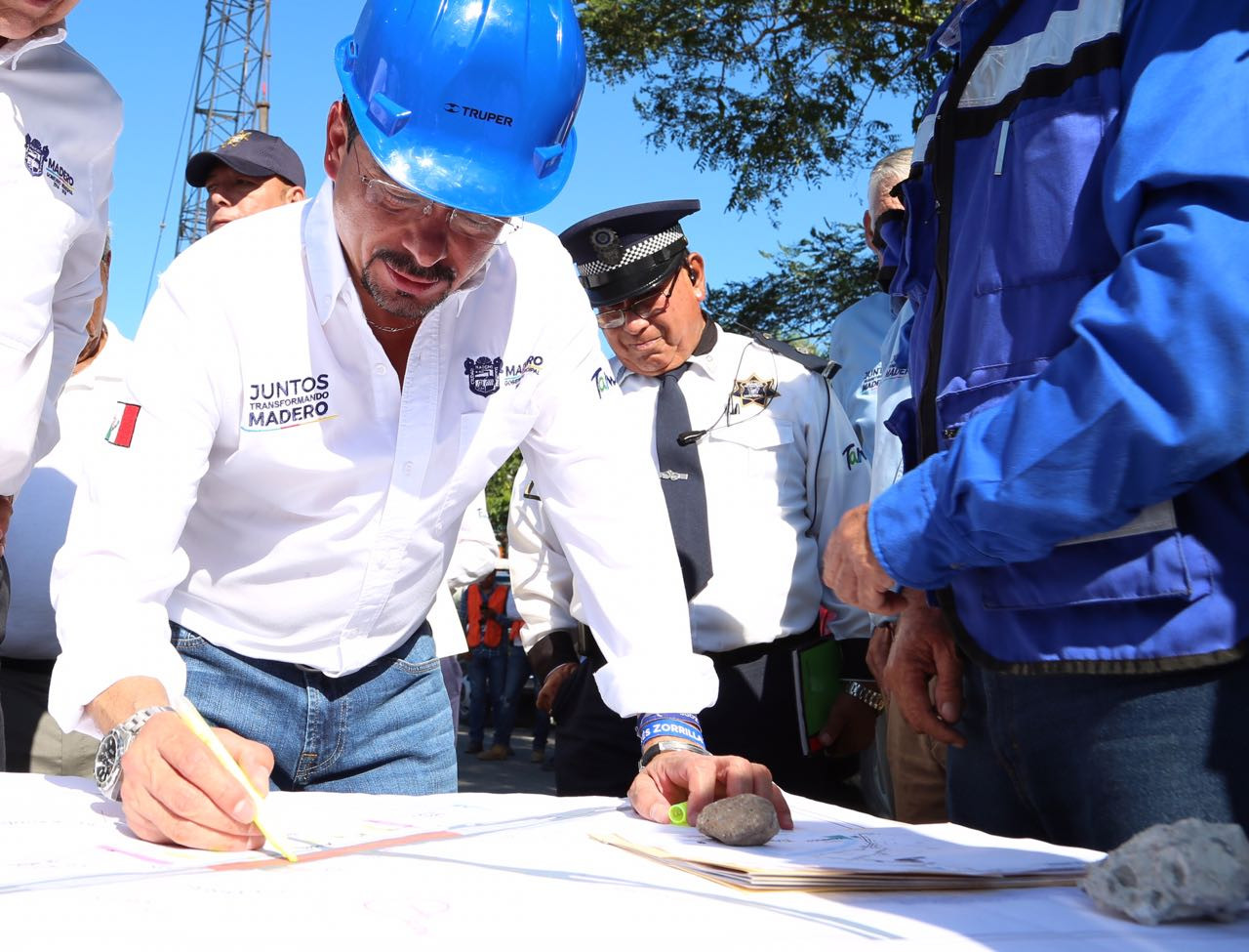 Recorre Alcalde trabajos del paso vehicular inferior Miramar