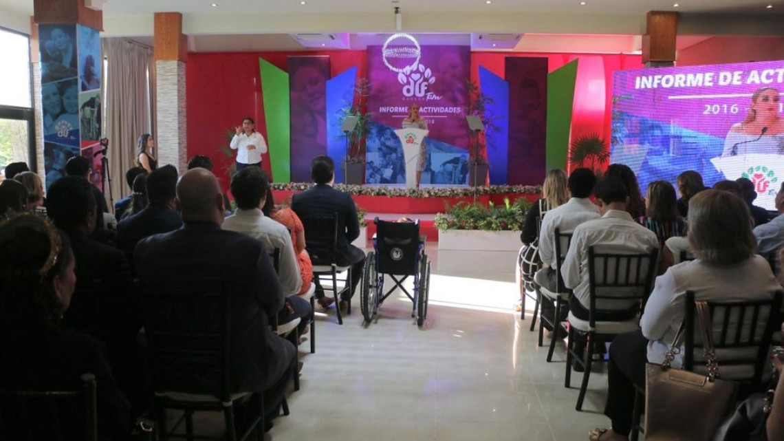 Angy de la Garza de Zorrilla rinde Informe de Actividades del Sistema DIF Madero 2016-2018
