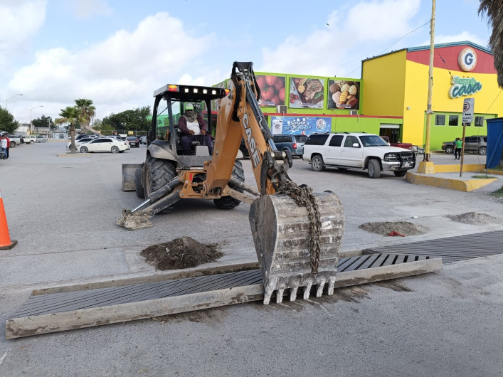 Amplía Gobierno de Carlos Peña Ortiz desazolve de sifones y rejillas pluviales 