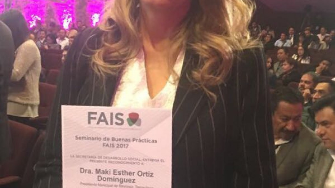 Alcaldesa recibe reconocimiento