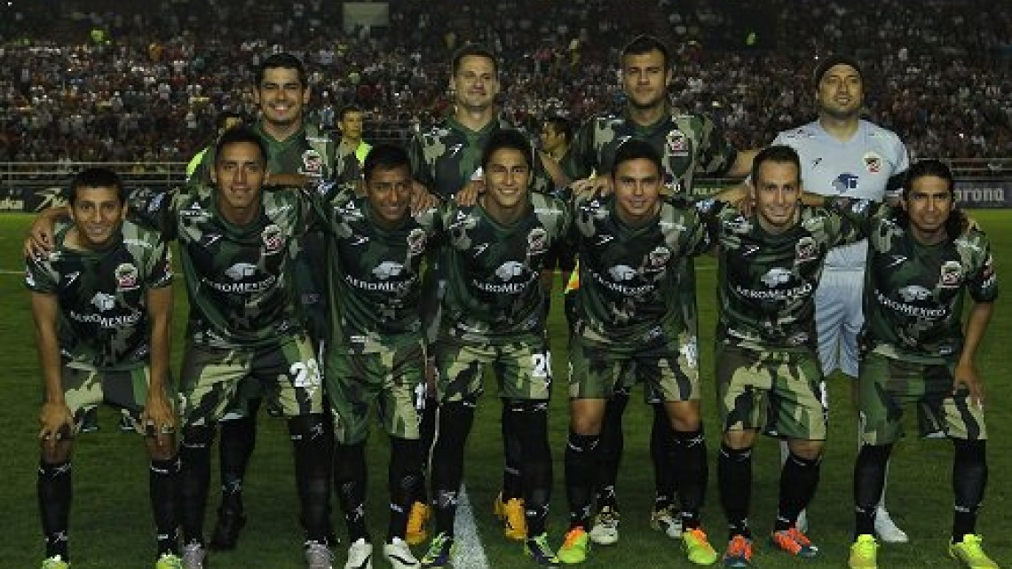 Conmemora FGCDV Día del ejército al medio tiempo del "Correcaminos vs Rayados"