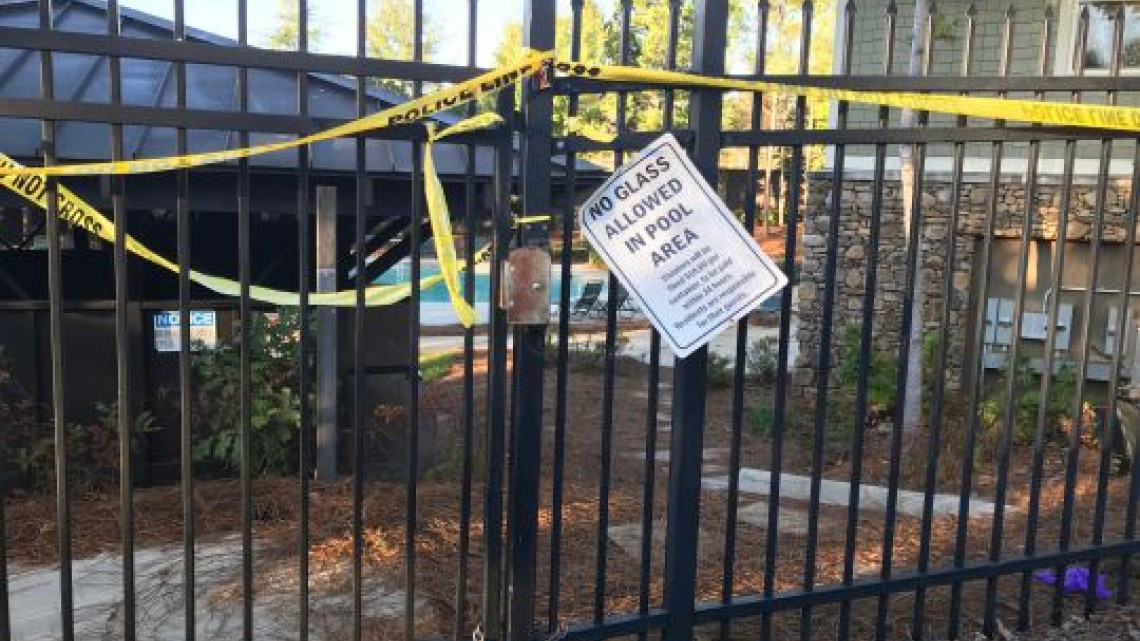 30 heridos tras derrumbe en la casa club del apartamento en Clemson, Carolina del Sur