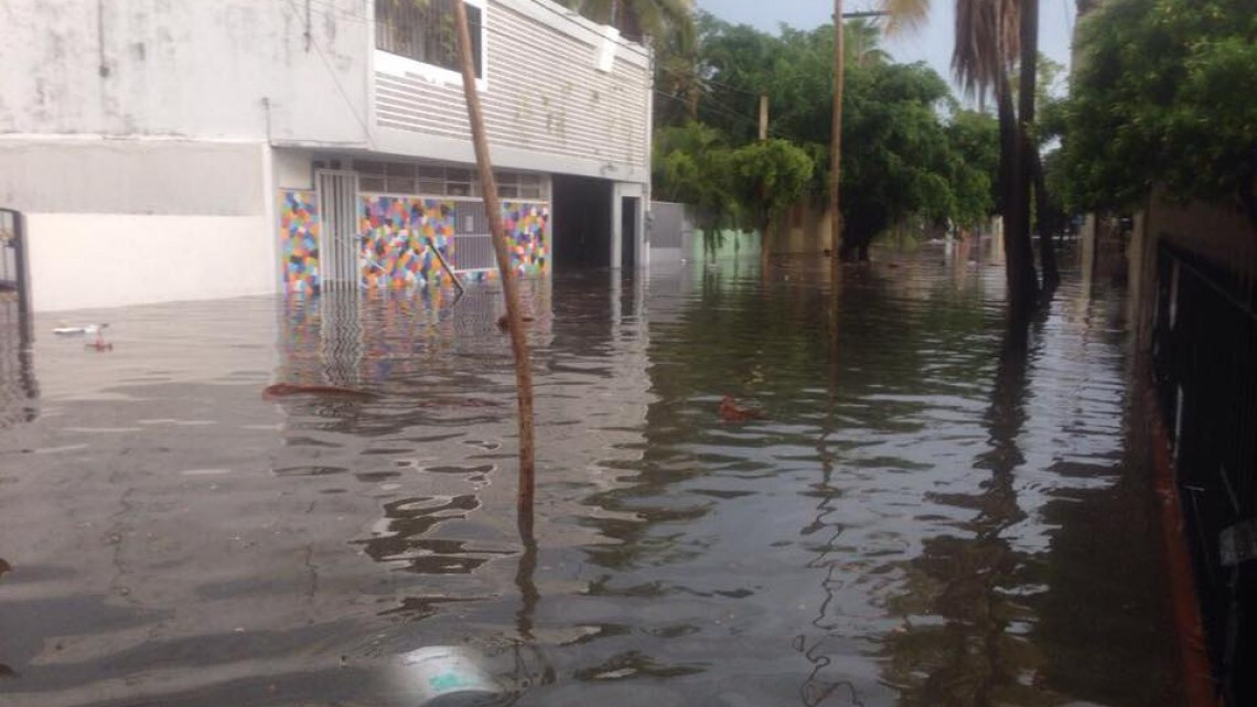 Mazatlán es inundado por fuertes lluvias