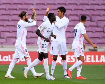 Real Madrid golea al Barça y se queda con el Clásico 