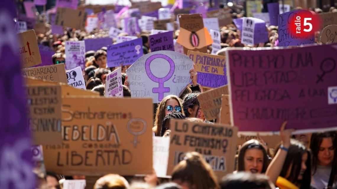 Mujeres se manifiestan en España por el 8M