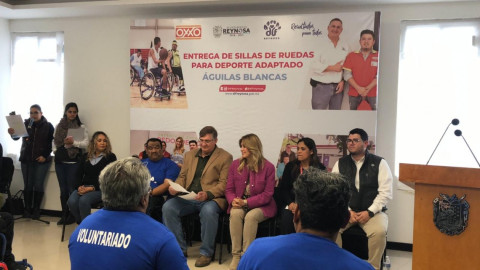 Águilas Blancas estrenan sillas de ruedas gracias a redondeo