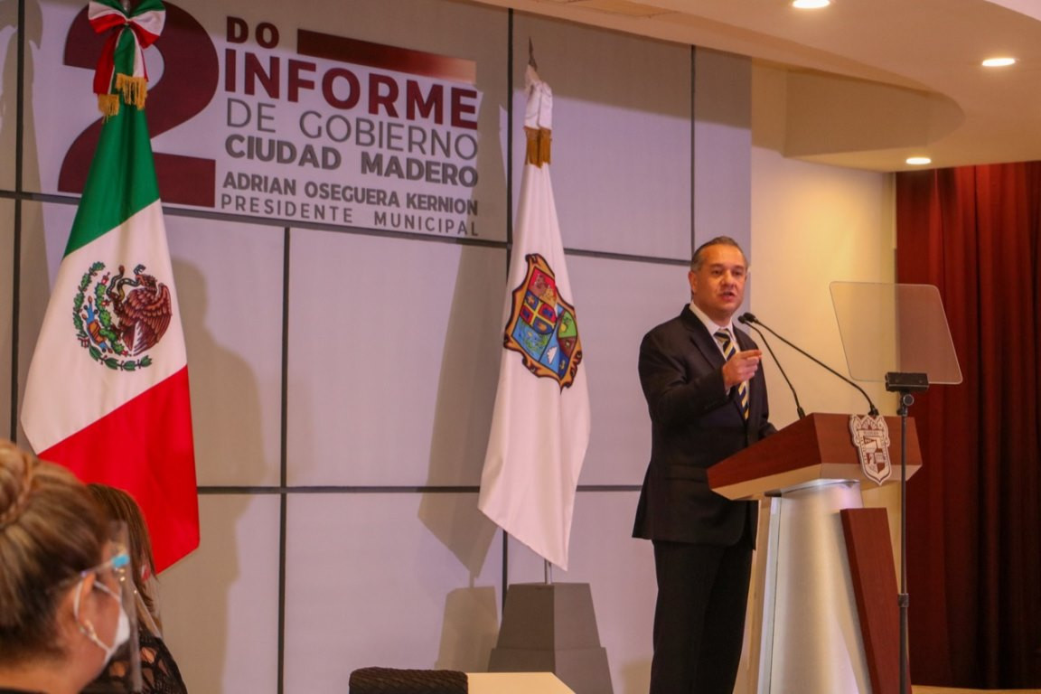 Rinde Adrián Oseguera, su 2ndo Informe de Gobierno