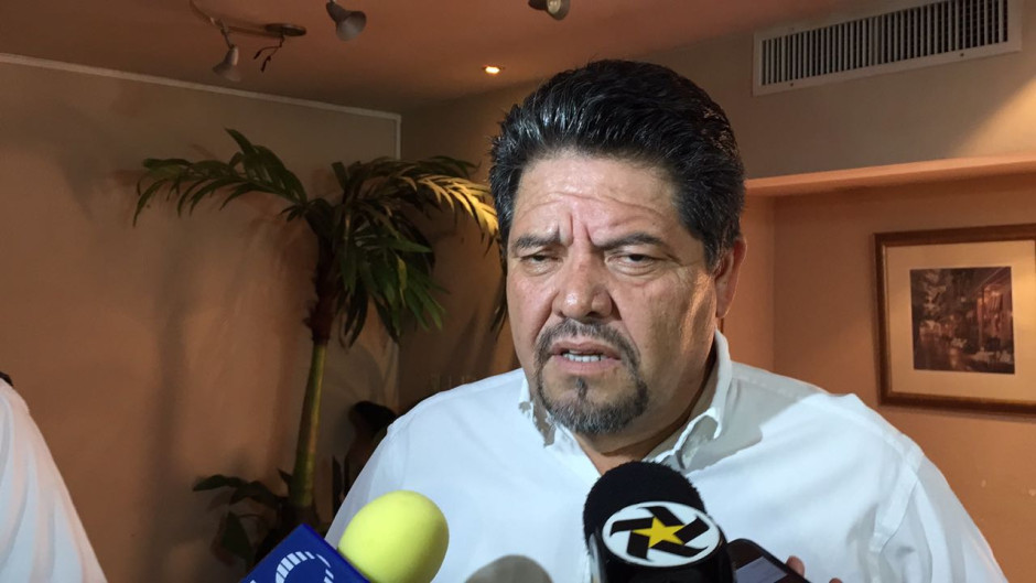 Continúa a la baja el dólar