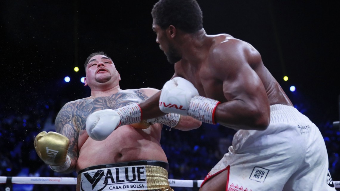Andy Ruíz pierde la batalla de las dunas ante Joshua