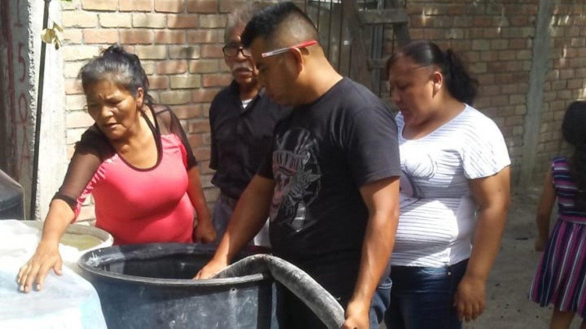 Entregan agua potable para mitigar intenso calor