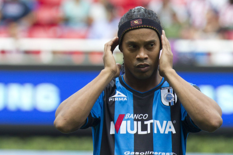 ¡Ronaldinho se retira del futbol!