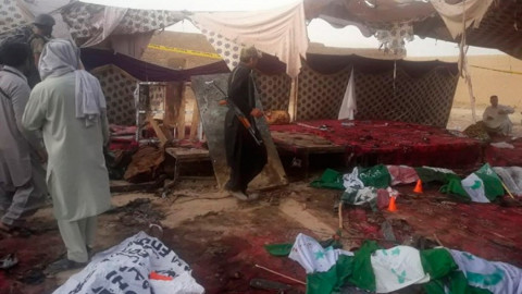 128 muertos en un ataque suicida en Pakistán