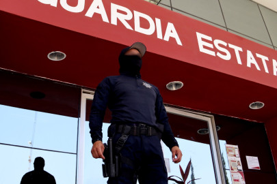 SSPT reconoce y felicita a papás policías de la Guardia Estatal