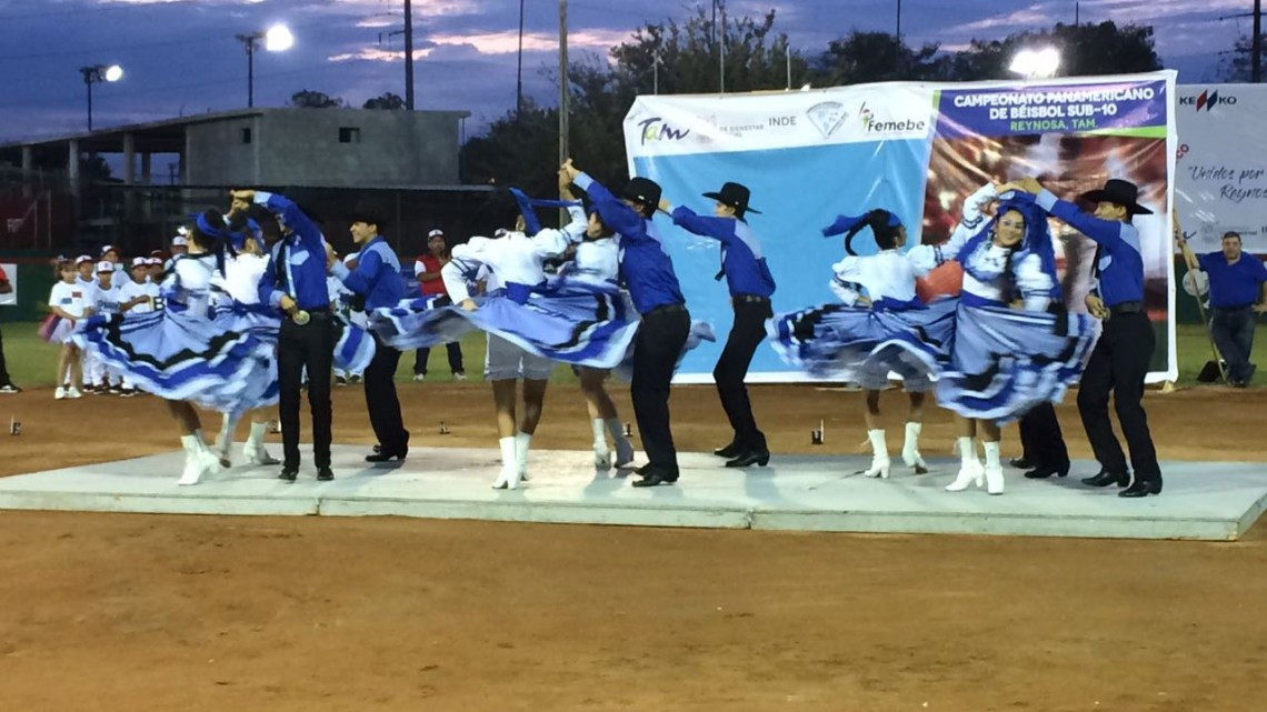 México vence por nocaut a Perú en su debut en CPB