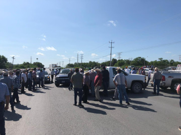 Se reúnen productores agrícolas con autoridades federales