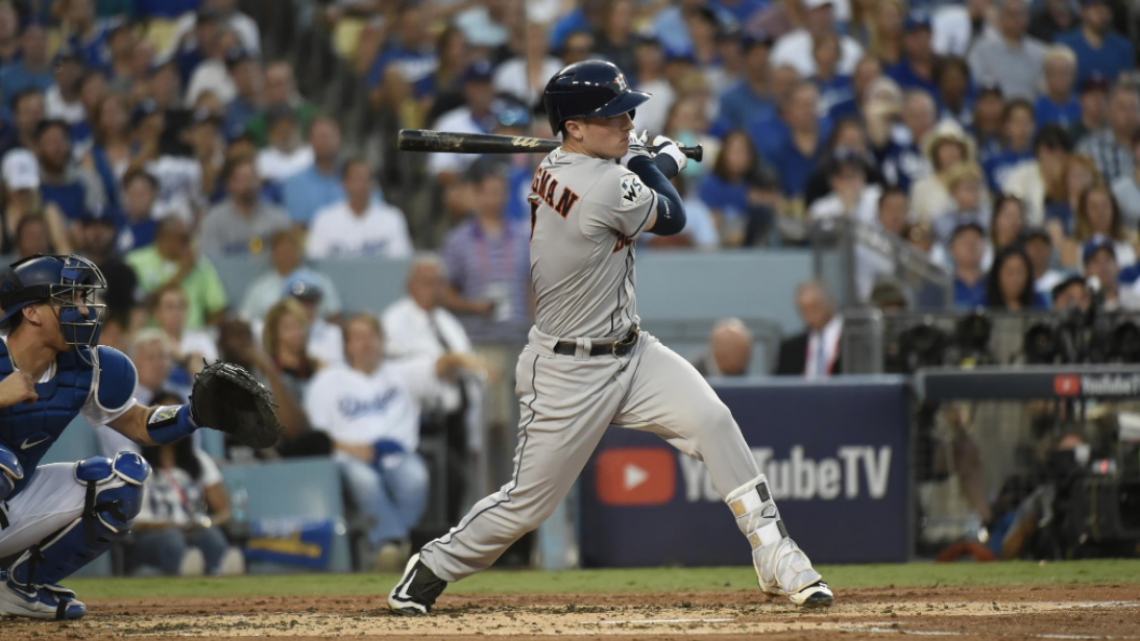 Astros vencen a Dodgers y empatan la Serie Mundial 