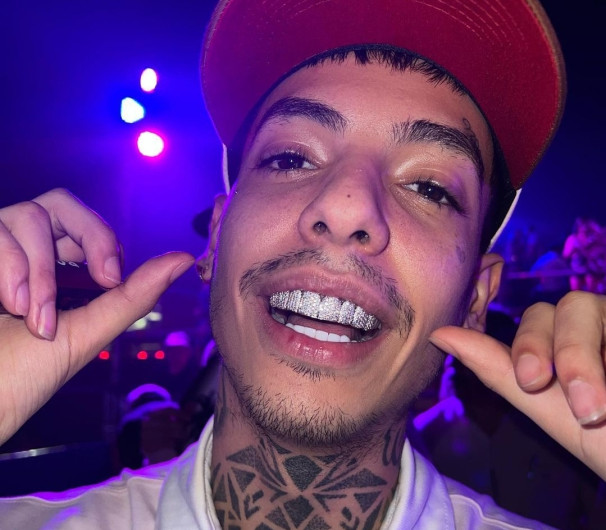 Natanael Cano es captado en riña de antro 