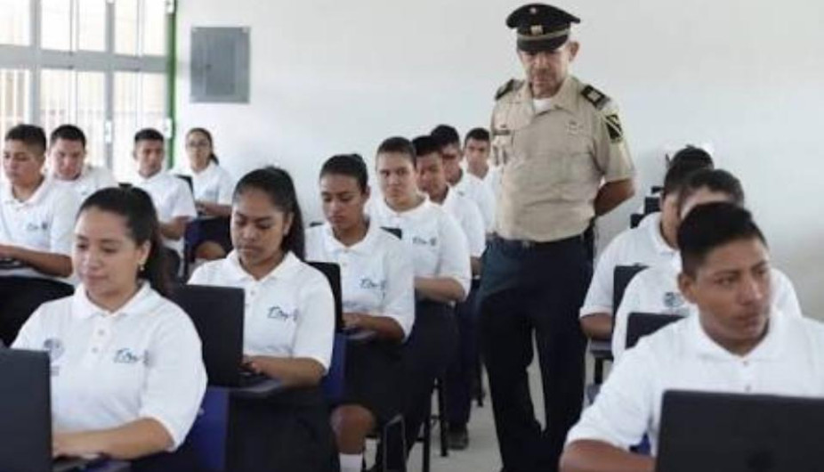 Entregará Bachillerato Militarizado 120 fichas, solo seleccionarán a 90 alumnos
