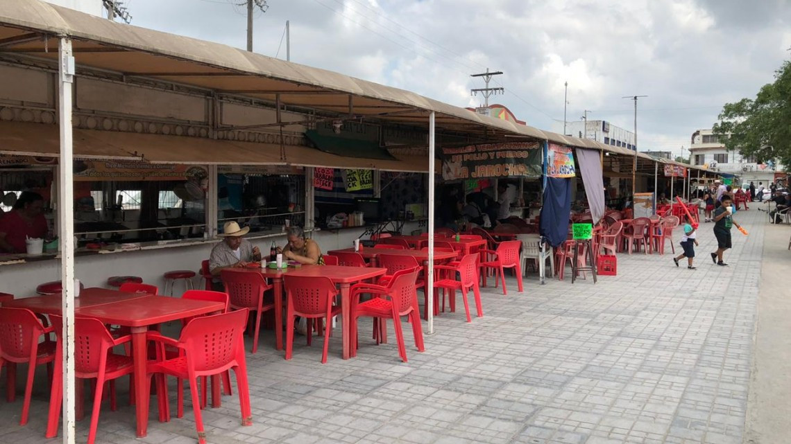 Desalojan a 17 locatarios de la plaza “Allende”