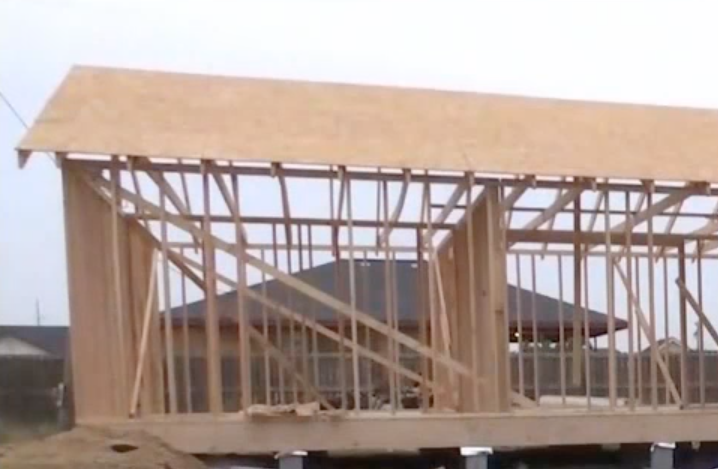 Logran reconstruir su hogar gracias al apoyo comunidad 