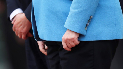 Angela Merkel sufre temblores por tercera vez en acto oficial