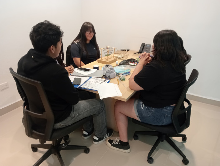 Población escolar aprovecha cubículos de estudio de la Infoteca de Nuevo Laredo 