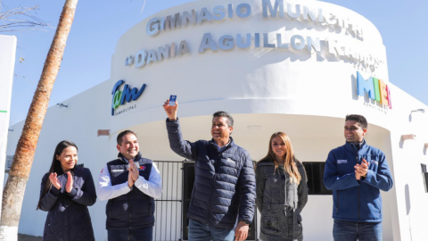 Inaugura Gobernador gimnasio municipal en Ciudad Mier