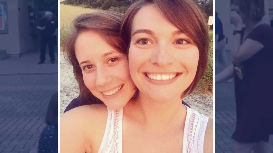 El conmovedor día en que dos chicas se proponen matrimonio a la vez