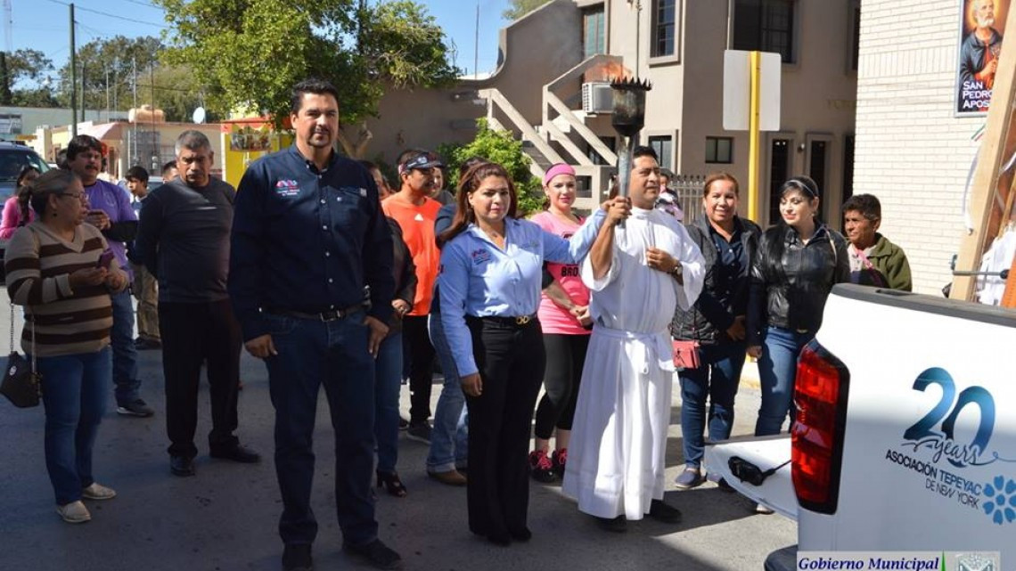 Recibe Rosy Corro la antorcha “Guadalupana”