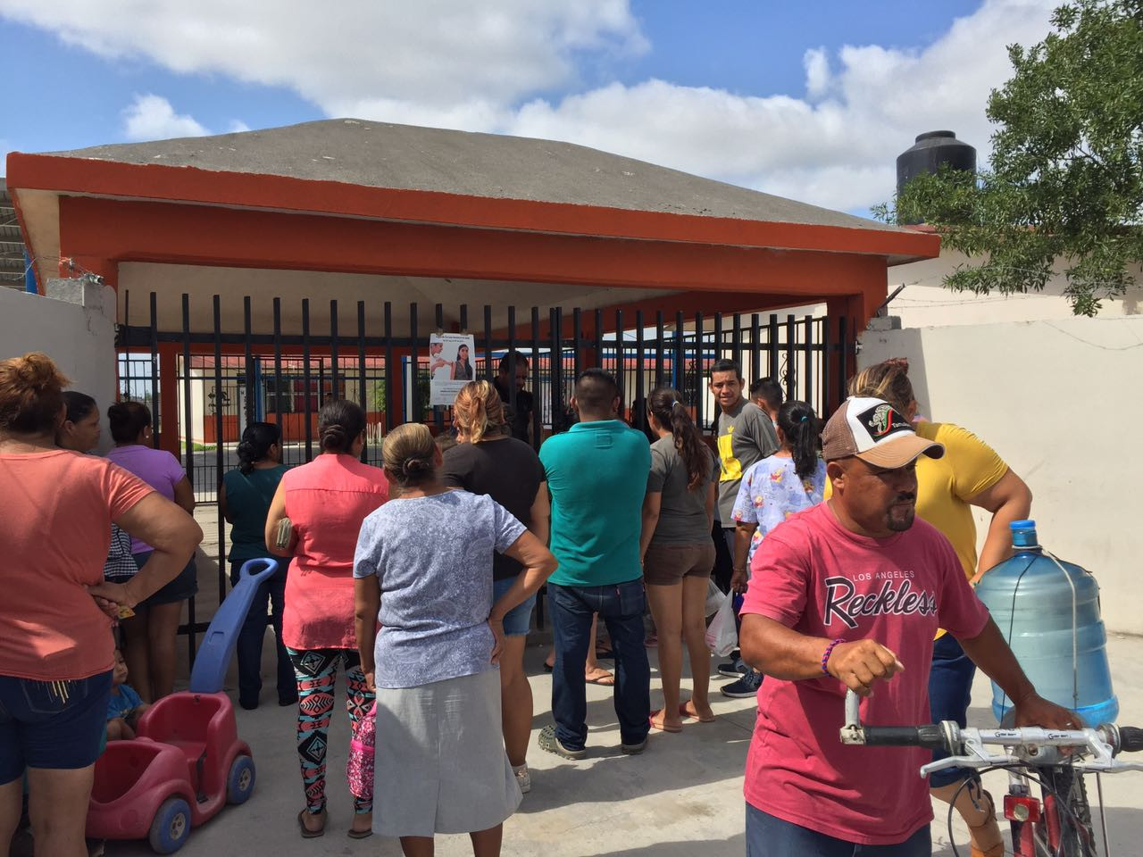 Piden padres de familia instalación de cámaras de vigilancia en escuela primaria