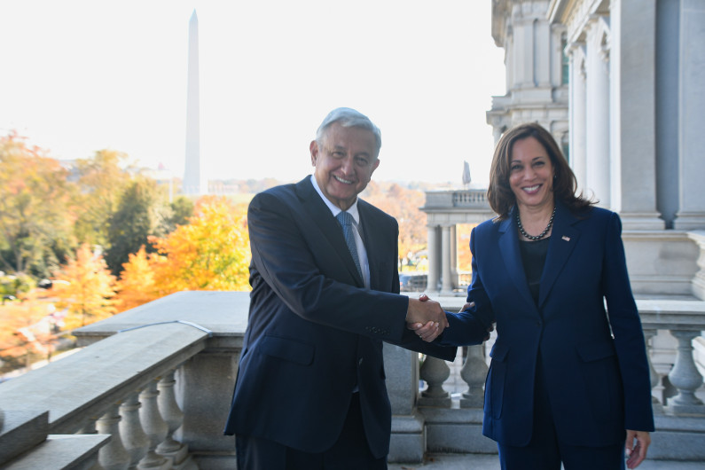 Sostiene AMLO reunión de trabajo en la Casa Blanca con Kamala Harris 