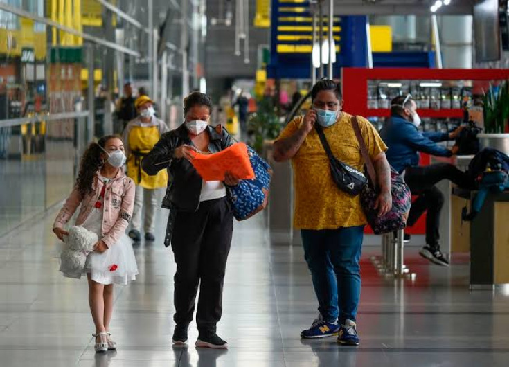 ¿Llegarás a EU en avión? Necesitas prueba covid negativa