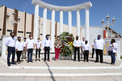 Encabeza Maki homenaje póstumo a Maestros