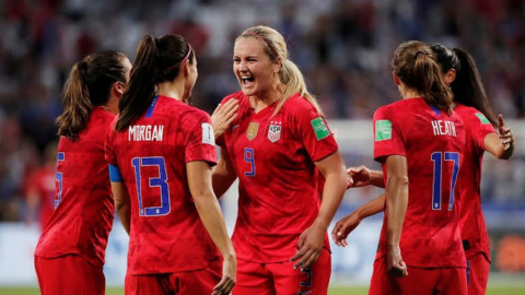 Estados Unidos vence a Inglaterra y es la primera finalista del Mundial Femenil