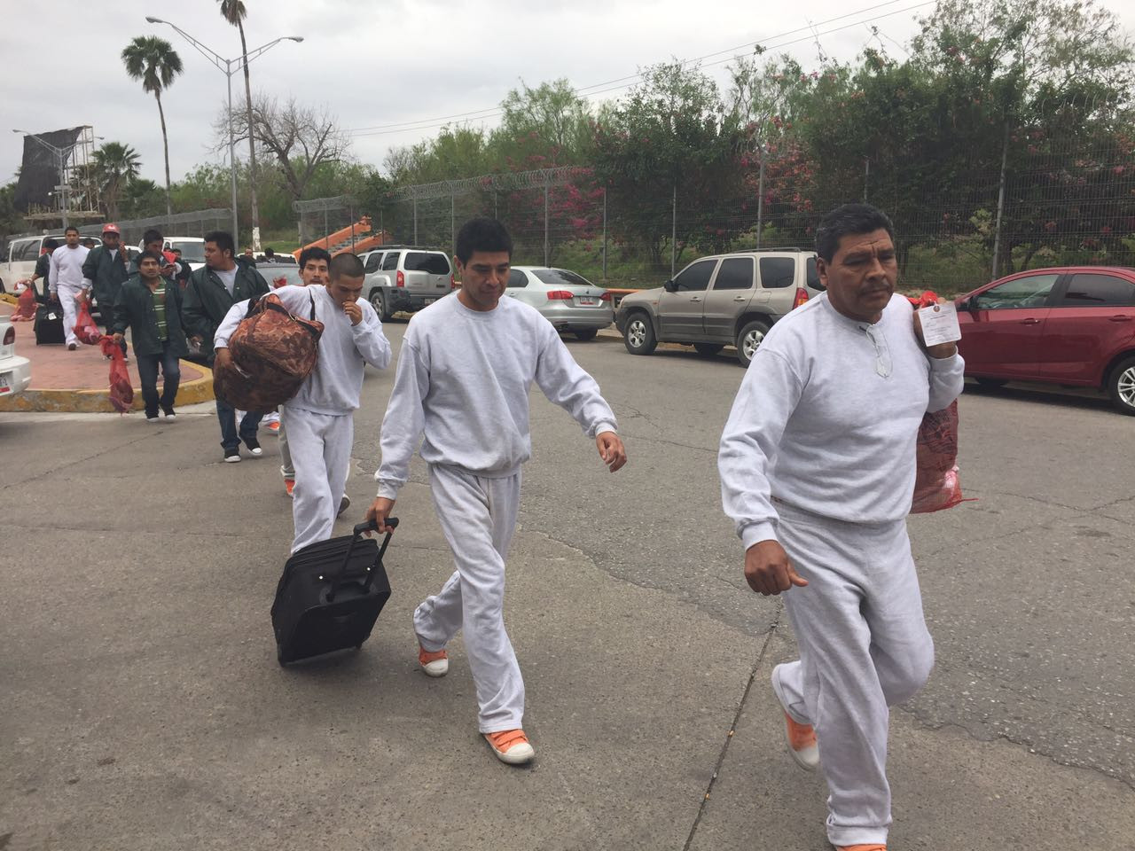 Arriban a Brownsville los primeros trabajadores mexicanos deportados por la administración Trump