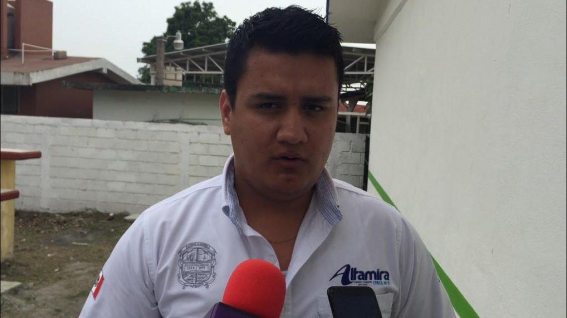 Analizan el retiro de unidades chatarras abandonadas en la vía pública