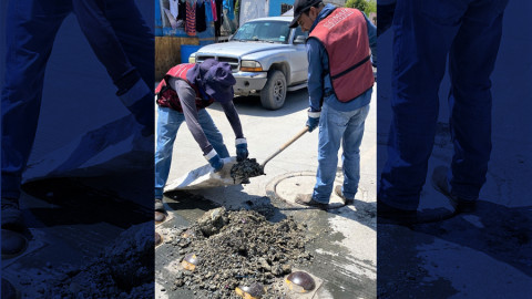 Exhorta COMAPA a no tirar basura ni grasas a la red de alcantarillado