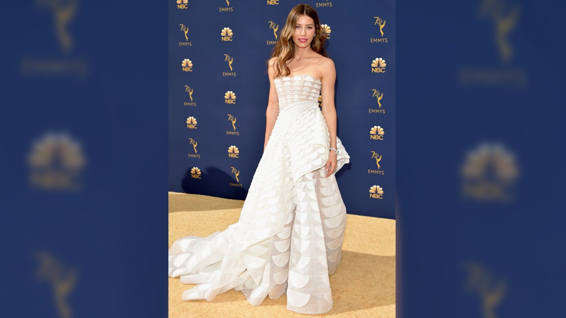 Los mejores looks de la alfombra dorada de los Emmy 2018