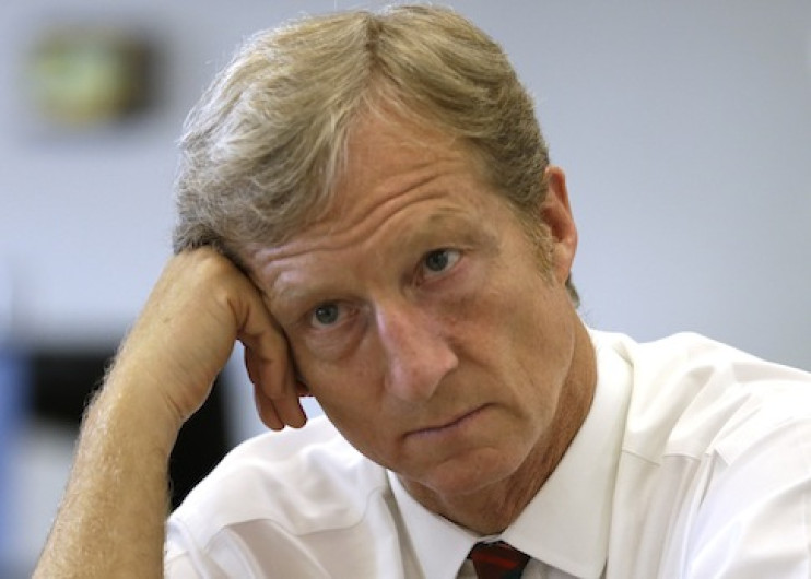 Trump responde a multimillonario que busca destituirlo