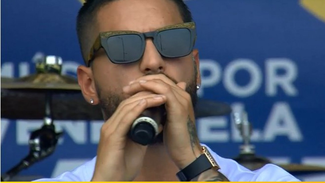Maluma y su bastón acaparan la atención en el Venezuela Aid Live