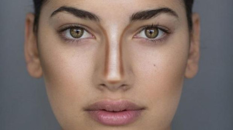 Y así es como podrás lucir una nariz más delgada