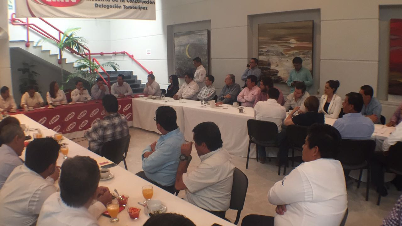 Presenta Andrés Zorrilla programa de obra a integrantes de la CMIC